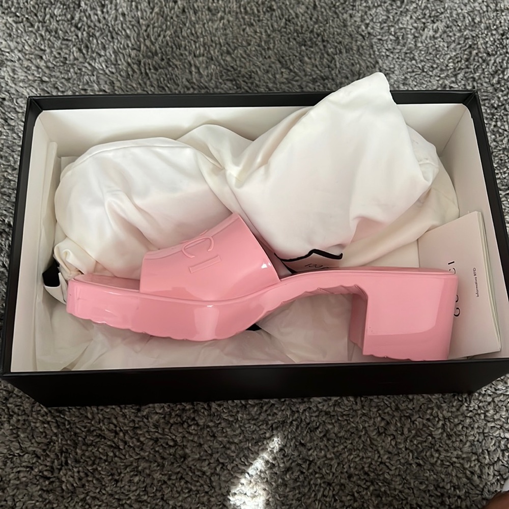 Gucci shoes size 39